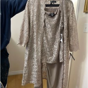 Mother of bride or groom 3 piece pant suit